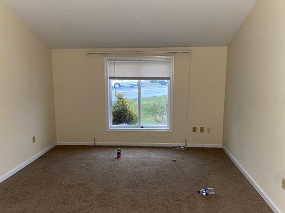 4th image of 1600 Woodlands Run