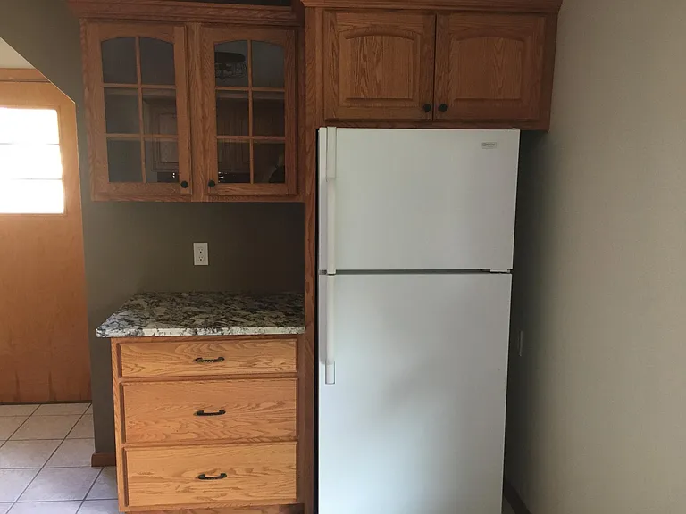 560 Kelly St — Photo 7