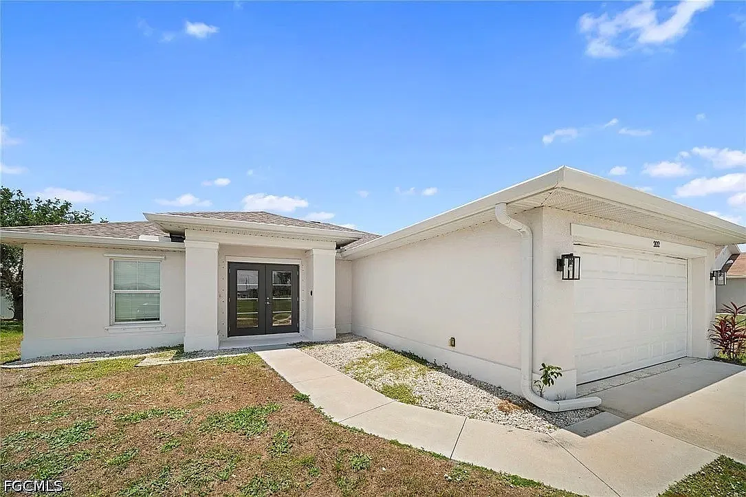 4 bed, 2.0 bath, 1554 sqft, $1,799 — Photo 1