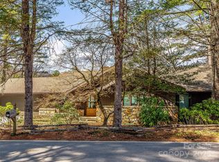 113 Lake Point Dr, Lake Toxaway, NC 28747