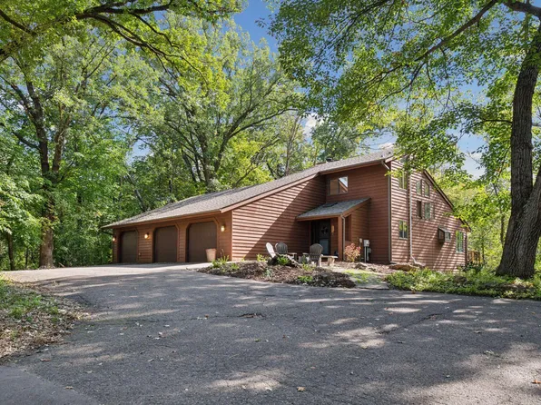 15827 Day Pl, Minnetonka, MN 55345