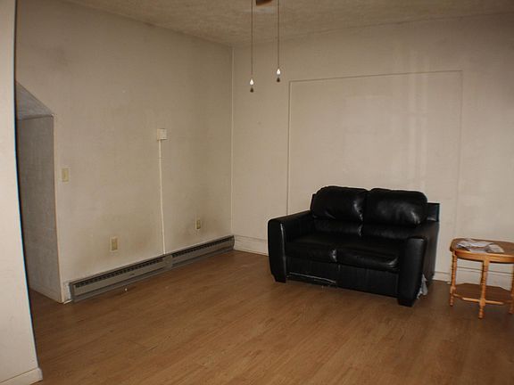 2nd image of 523 Walnut Ave #1