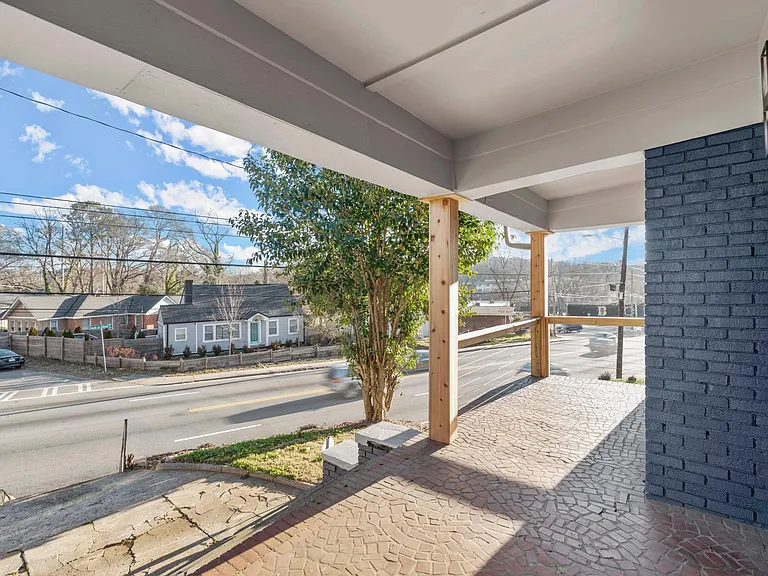1690 Donald Lee Hollowell Pkwy NW — Photo 4
