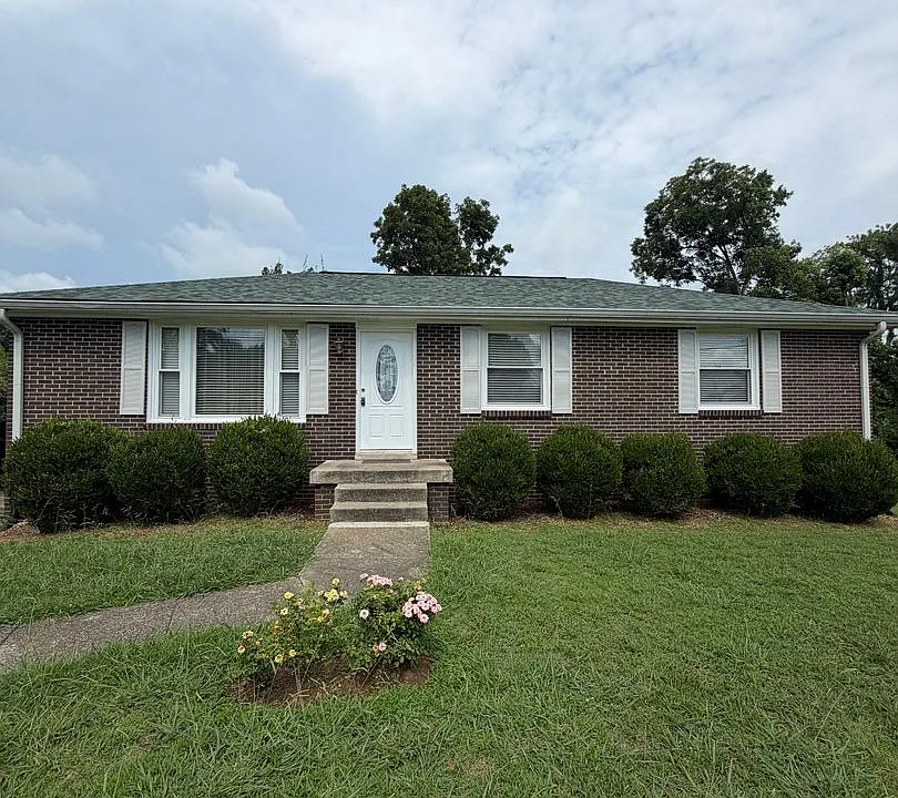 160 E Regent Dr