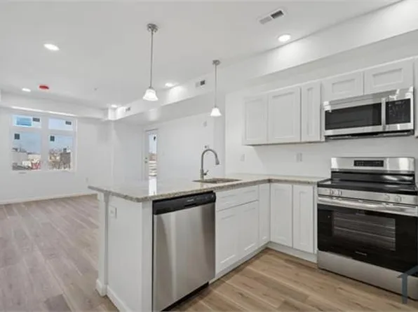 4512 Lancaster Ave, Philadelphia, PA
