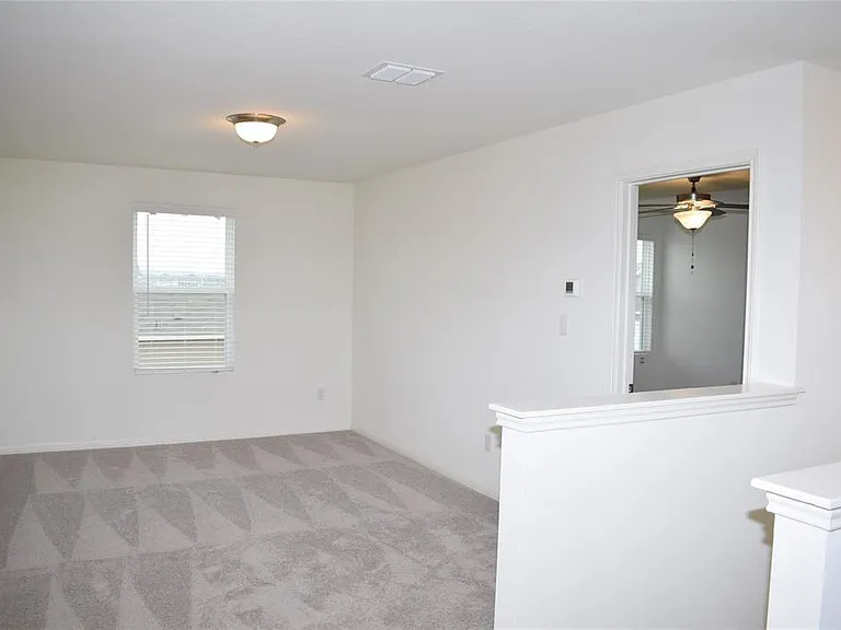 431 Robins Nest Ln — Photo 16