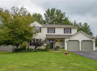 6290 Farmview Ln, Cicero, NY 13039