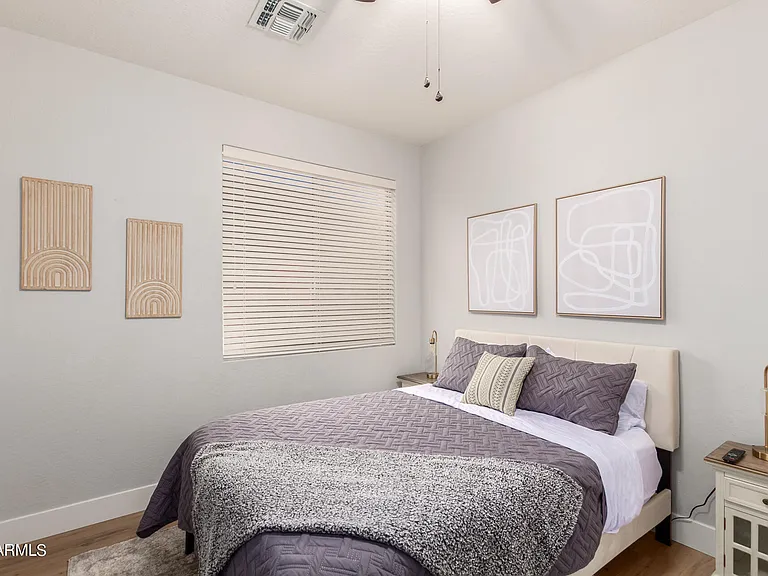 3725 E Meadowview Dr — Photo 22