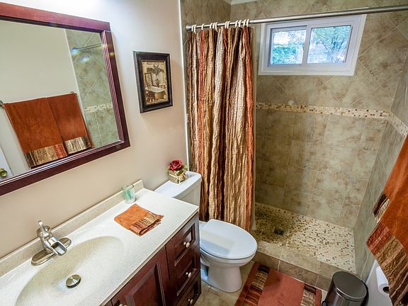 3rd image of 3423 Rebecca Dr
