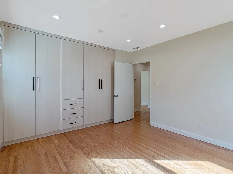 3054 N Frederic St — Photo 24