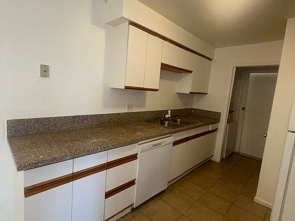 5th image of 7865 Leona Way APT D