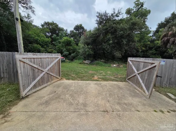 2401 W Jordan St, Pensacola, FL 32505