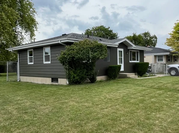 5705 66th Pl, Kenosha, WI 53142