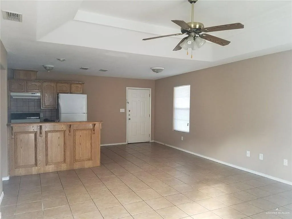 2 bed, 2.0 bath, 3848 sqft, $725 — Photo 3