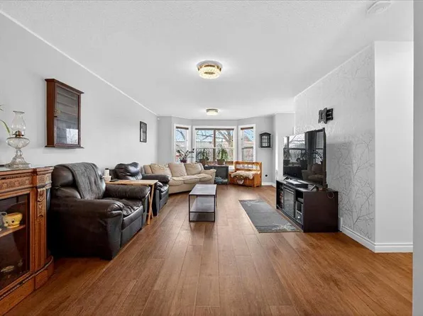 106 W Prairie Sound Cir NW, High River, AB T1V 2A2