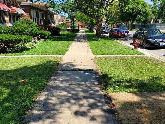 2nd image of 7830 S Kenwood Ave