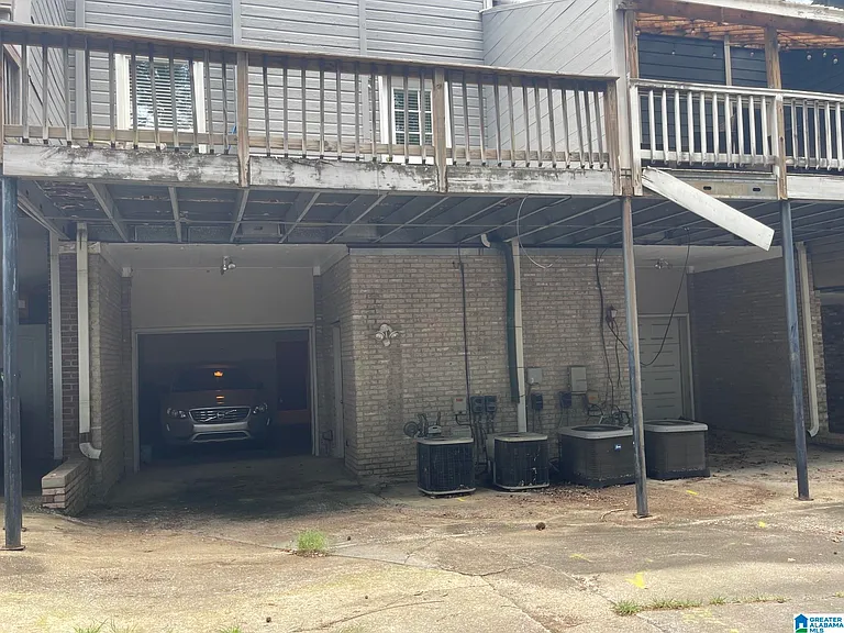 1727 Ashwood Ln — Photo 15