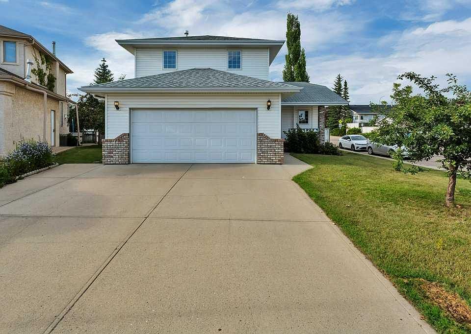 1st image of 83 S Lawrence Cres