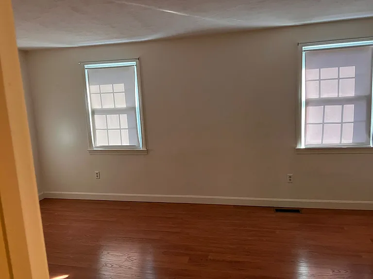 48 High Bridge Hl — Photo 10