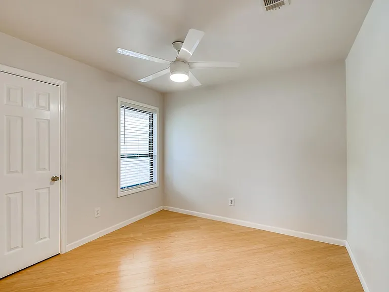 7606 Scenic Brook Dr — Photo 8