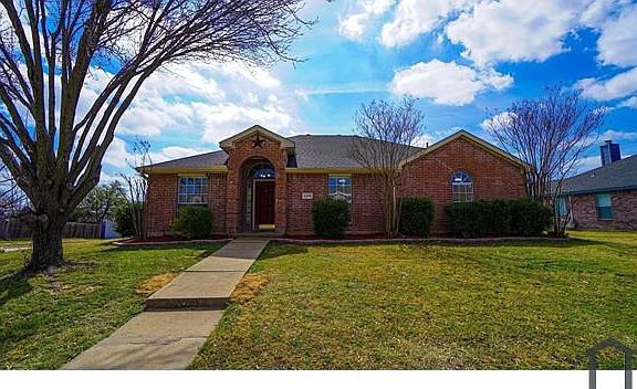 2nd image of 3124 Creekside Dr
