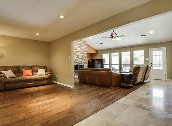 3rd image of 6940 Heatherknoll Dr