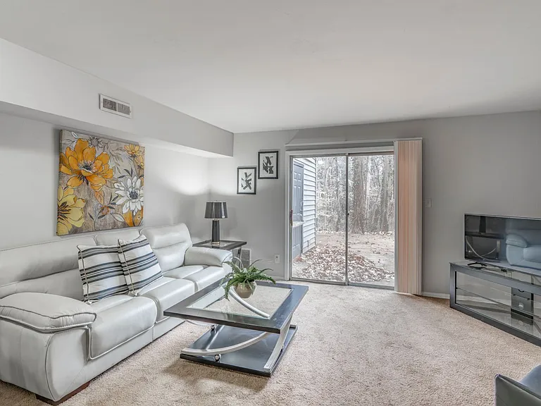 Park Fairfax Apartments — Photo 30