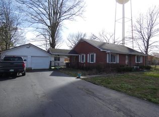 91 W Chestnut St, Puryear, TN 38251