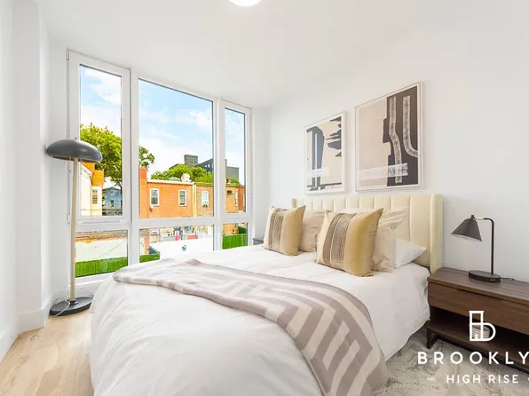 2667 Fulton Street image 8 of 16