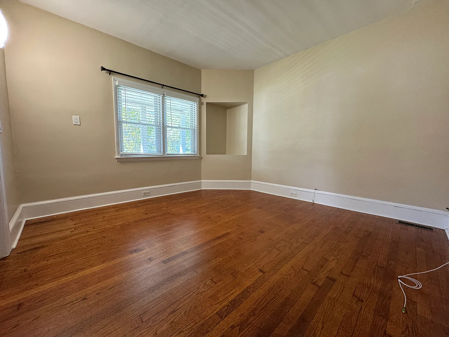 3 bed, $3,500 — Photo 4