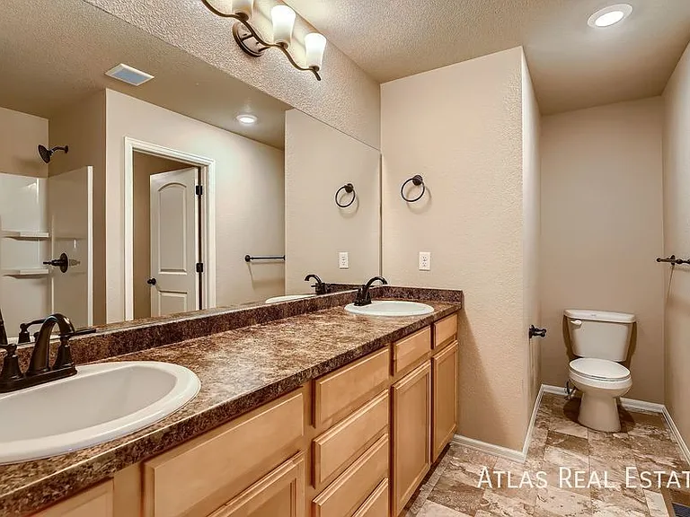 708 Finch Dr — Photo 8