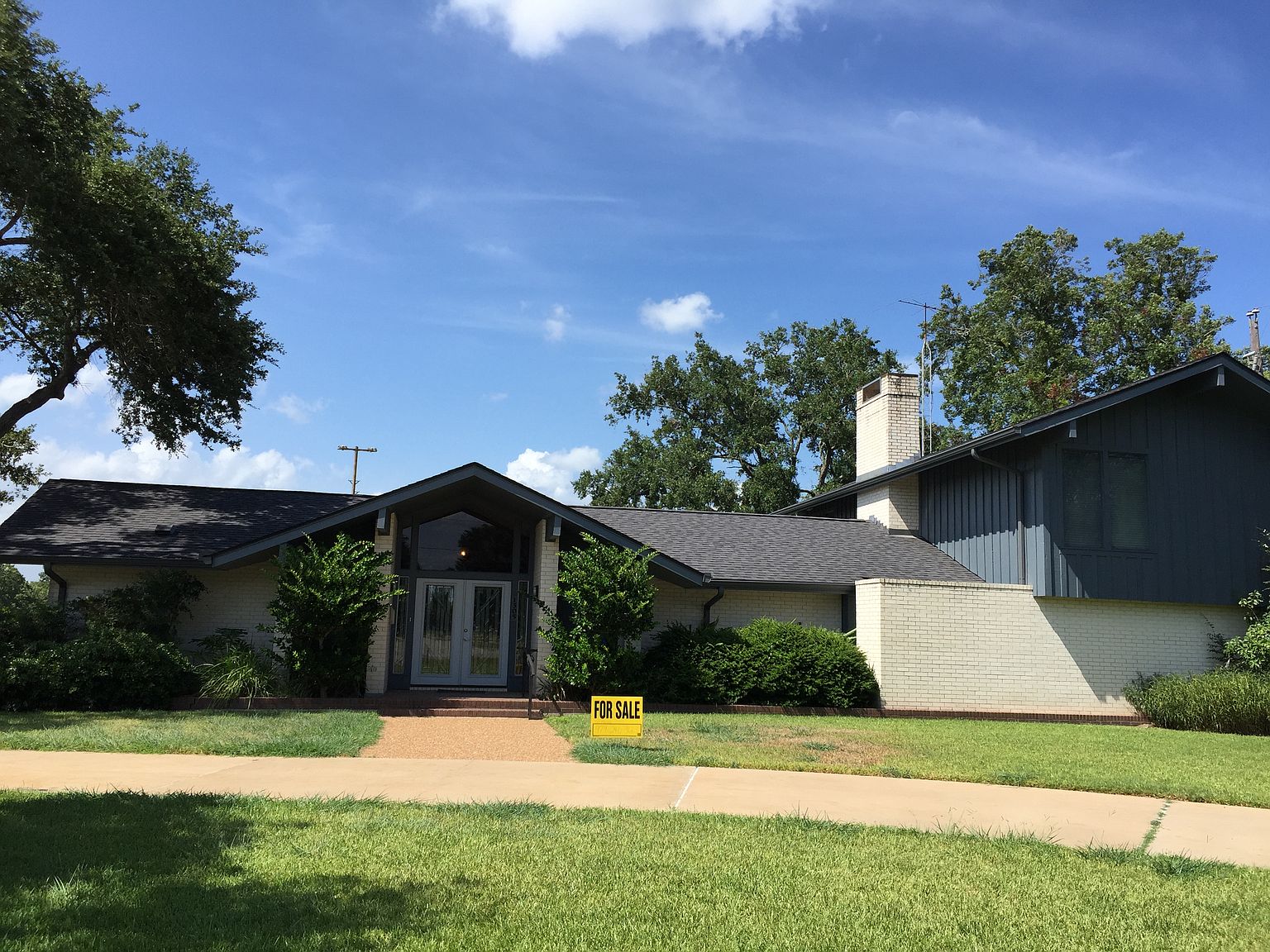 1305 Hodges Ln, Wharton, TX 77488 | Zillow