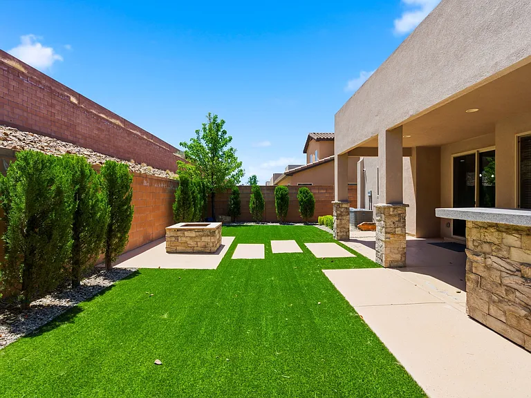 1504 Challedon Dr SE — Photo 47