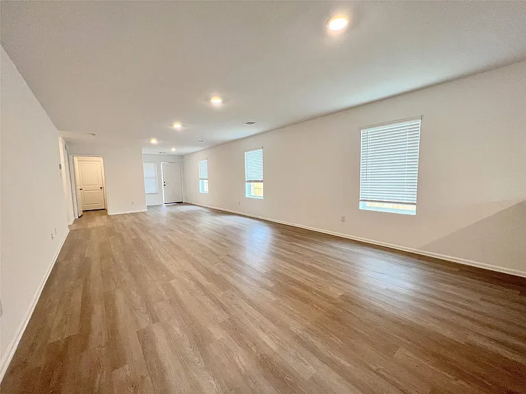 14510 Woodcott Warren Way — Photo 7