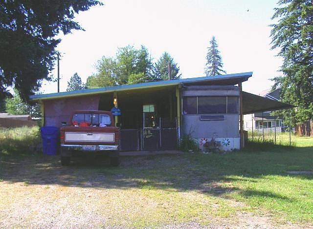 2nd image of 424 E D St