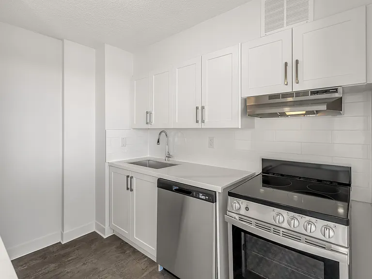 1201 Walden Cir — Photo 30