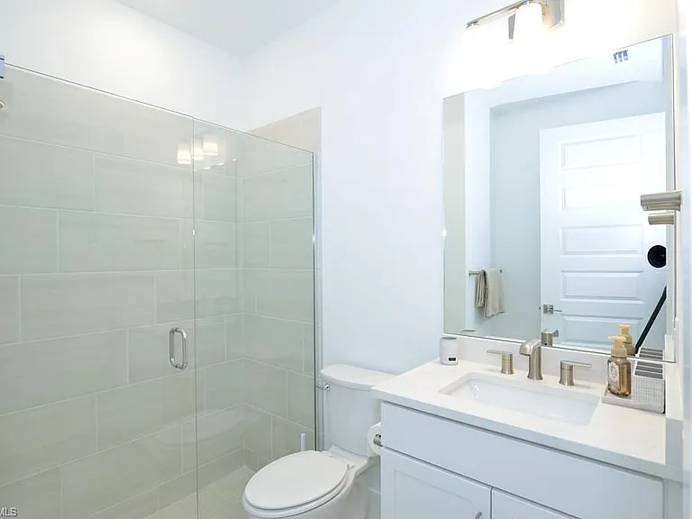 1904 Sierra Ct — Photo 12