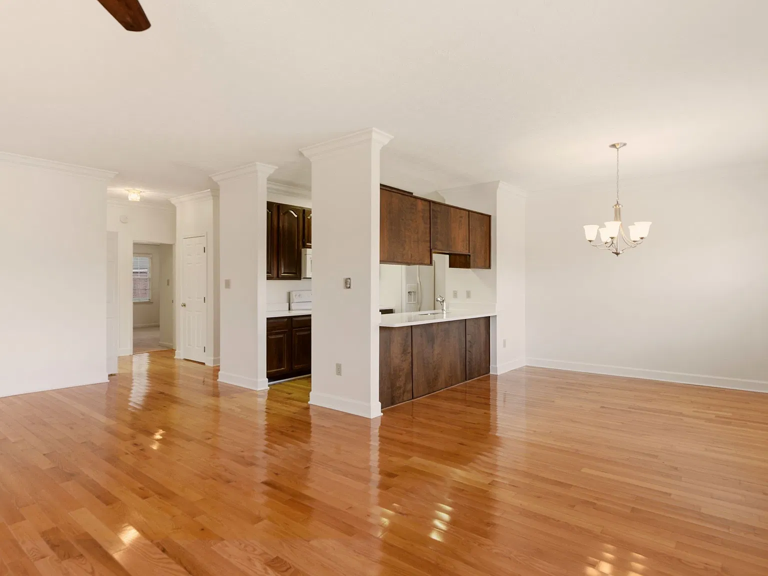 3 bed, 1800 sqft, $2,500 — Photo 3