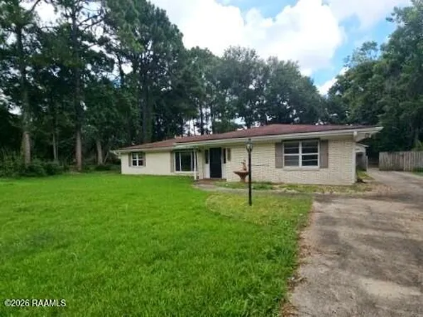 127 Plantation Dr, New Iberia, LA 70563