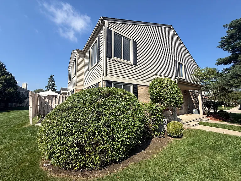 44540 Connecticut Ct — Photo 2