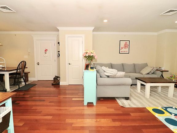 2nd image of 406 Hancock St #0