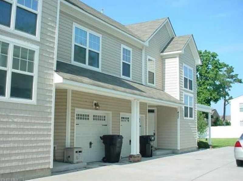 1st image of 422 Fountain Dr