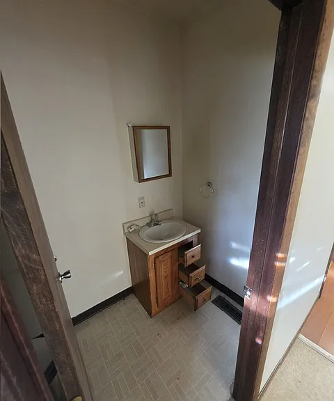10561 N Loomis Rd — Photo 5
