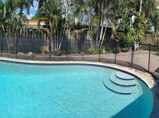 7051 SW 11th St, Hollywood, FL 33023