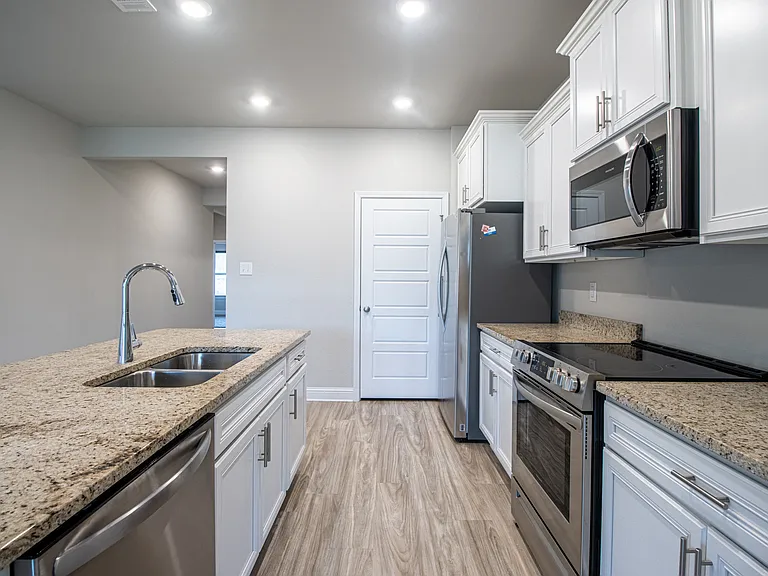 5468 Overland Dr — Photo 6