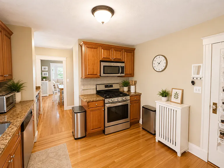 71 Beechcroft St #2 — Photo 10