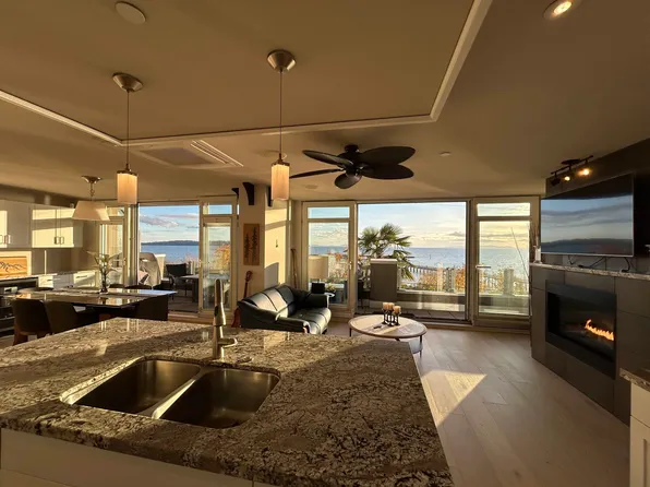 15097 Marine Dr #101, White Rock, BC V4B 1C5