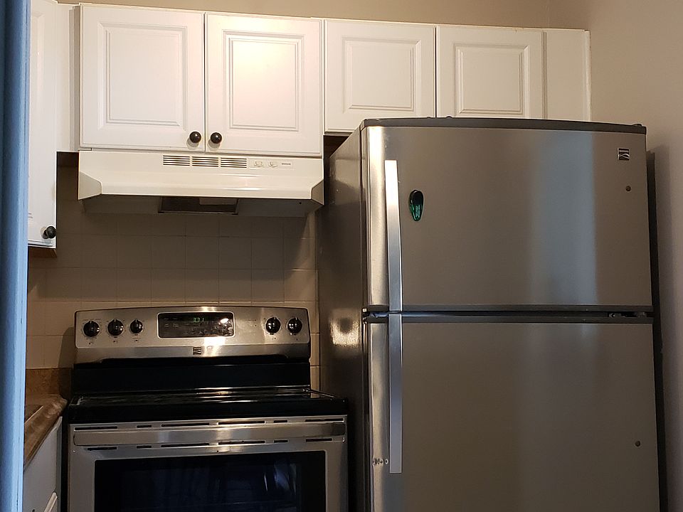 1st image of 80 Cambridge D #D-0800