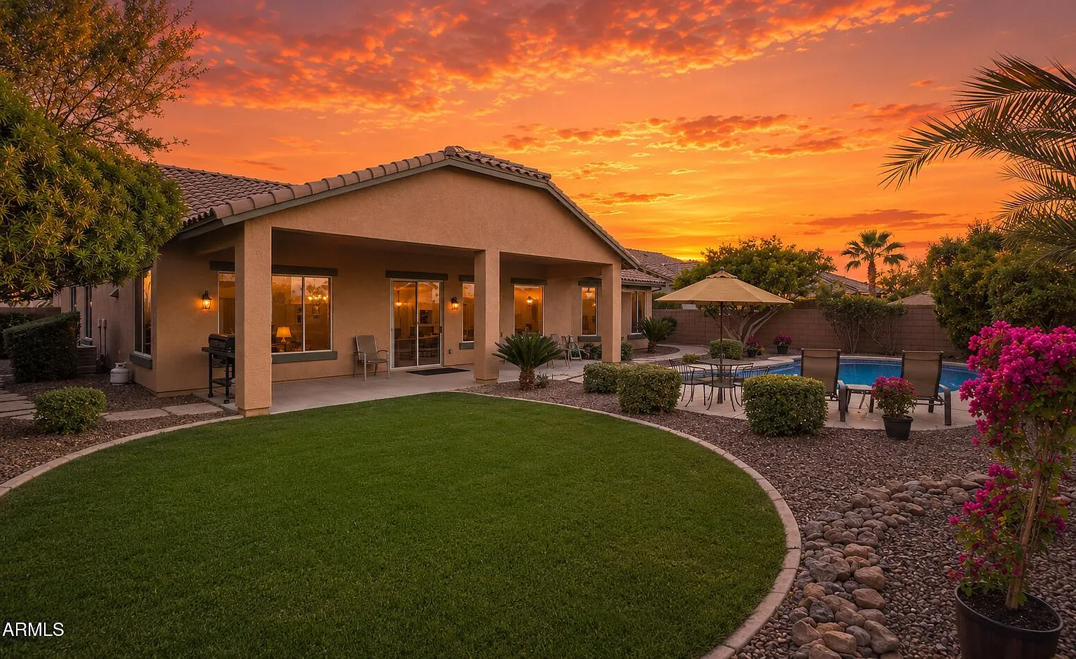 3 bed, 2.0 bath, 2028 sqft, $3,300 — Photo 3
