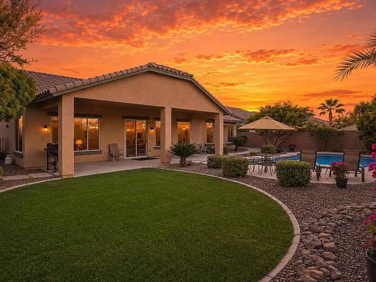 4424 E Palmdale Ln — Photo 3